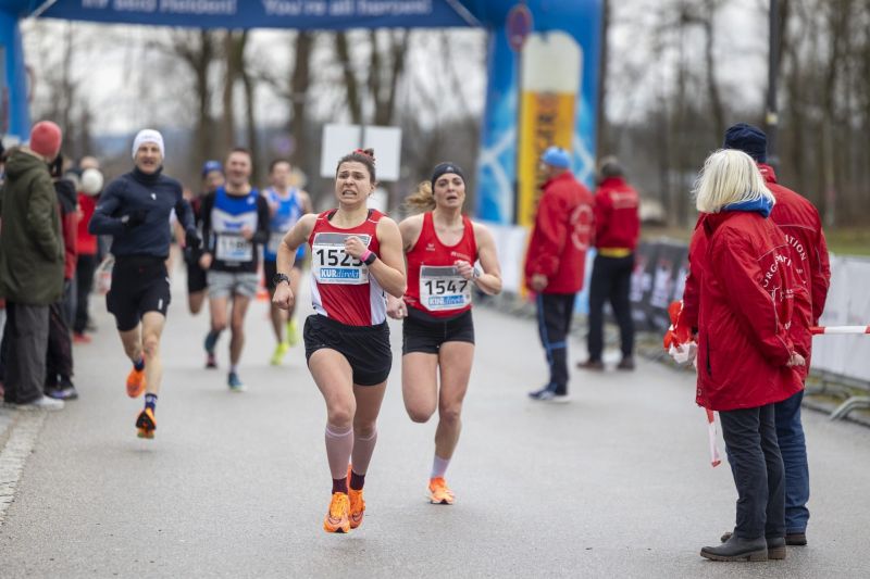 Larissa Bauer und Jana Vogel mit Bestzeiten in Bad Füssing