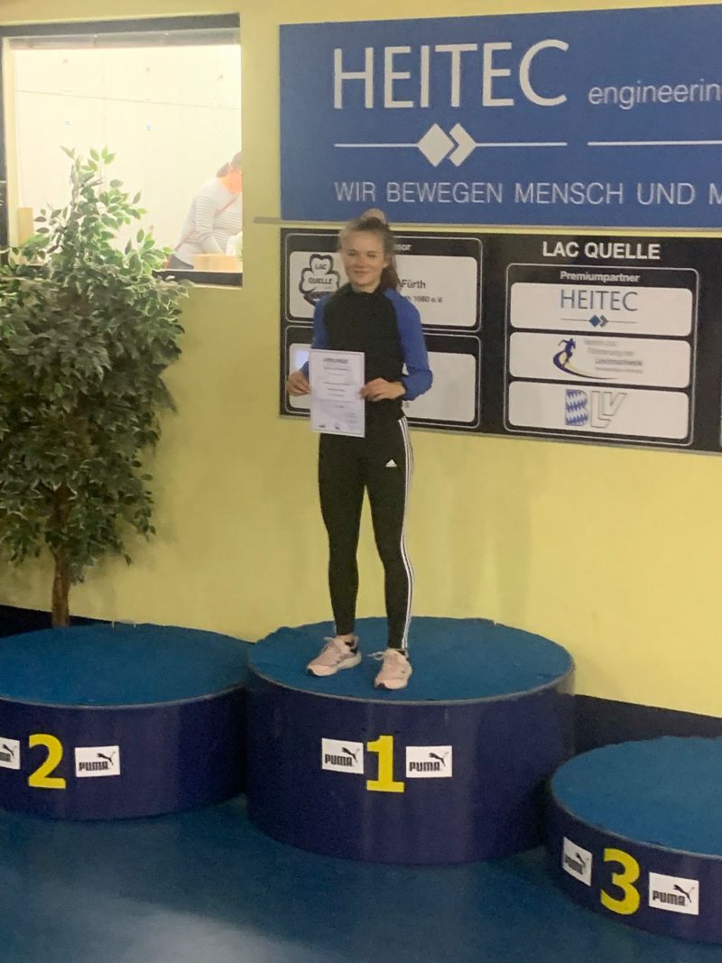 Magdalena Helfer gewinnt Sprint Zweikampf