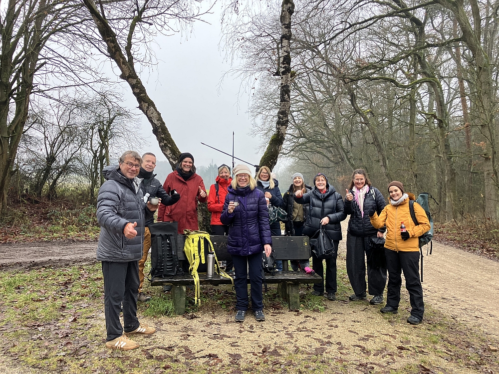 Adventswanderung am 07.12.2025: Im Weintinger Forst wurde gesungen