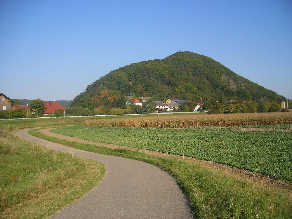 Wanderankündigung für den 14.04.2024: Rundwanderung über den Scheuchenberg nach Bach und an der Donau zurück nach Sulzbach