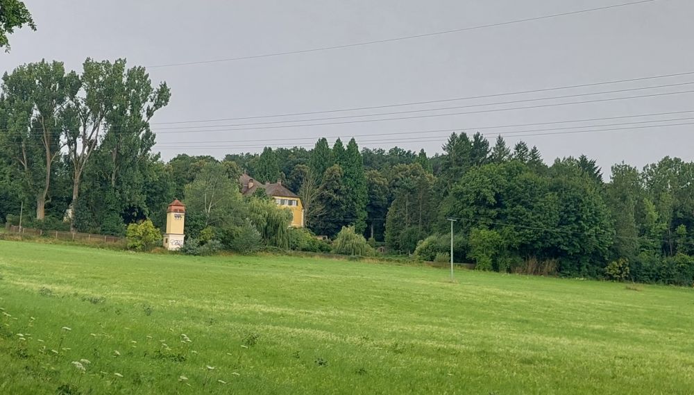 Ankündigung zum Wandern und Biergarten am 17.08.25 um 10 Uhr: Eine Stunde Wandern auf Michaels wöchentlicher Walkingstrecke mit Einkehr zum Gasthof Parzefall