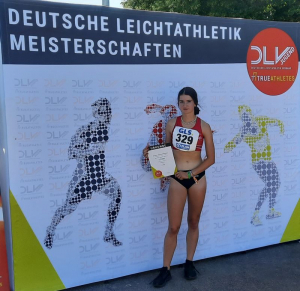 Caroline Pöppl, ein Talent bringt sich auch national in Stellung