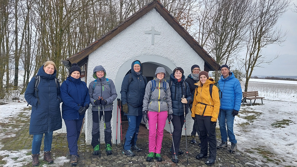 Adventwanderung am 10.12.2023: Es war kalt und glatt auf der Winzerer Höhe!